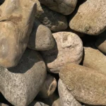 Белый валун