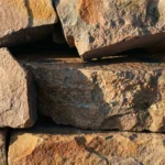 Камень бут красный