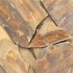 Камень опавшая листва