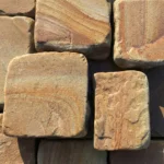 Камень рубленный желтый с разводами галтованный