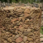 Камень в сетках